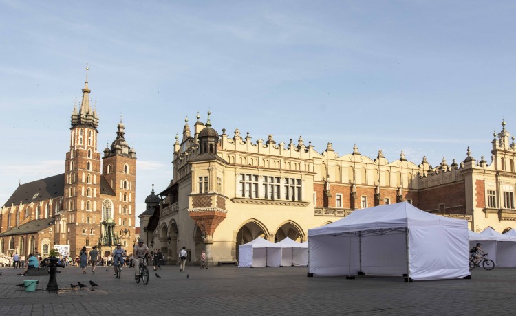 targ_rynek_glowny_krakow_namioty_vitabri_v3